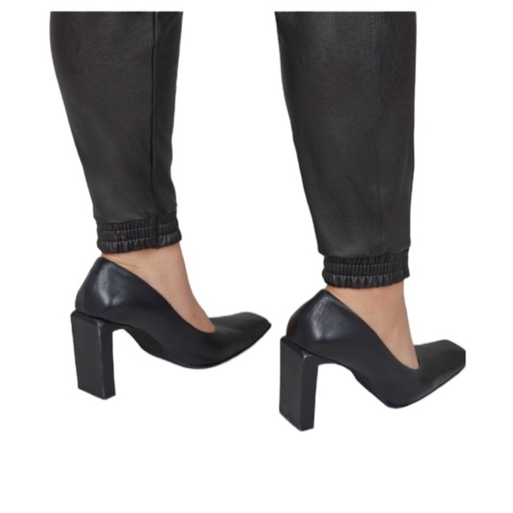 Spanx Women's Black Leather Like Jogger Rise High - Picture 6 of 17